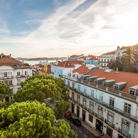 Bairro Alto - The Leading Of The World מלון