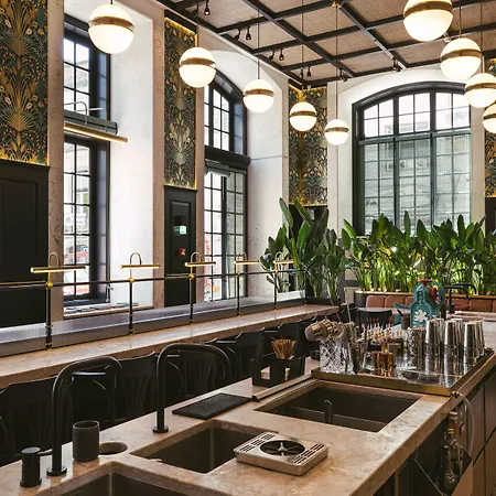 Bairro Alto Hotel 5*